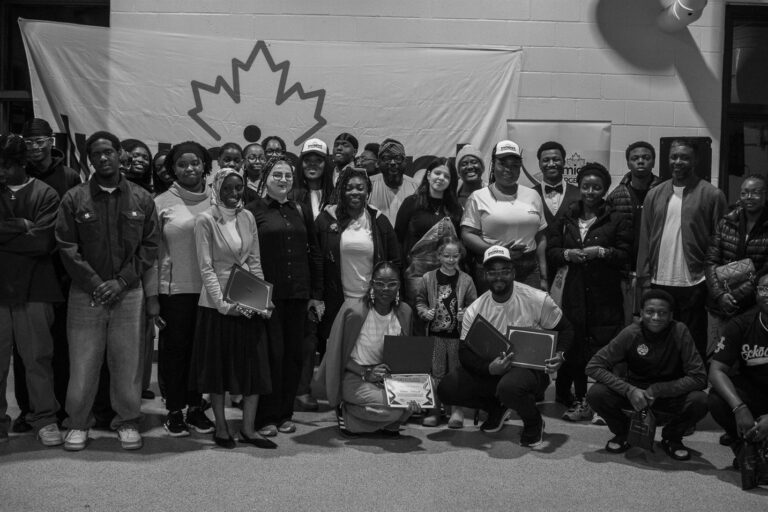 Mass Image Compressor Compressed this image. https://sourceforge.net/projects/icompress/ with Quality:80